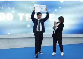 Абайлық оқушы El Umiti жобасында топ жарып, 2 млн теңге жеңіп алды