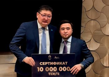 Абай халқы Олимпиада чемпионы Елдос Сметовке құрмет көрсетті