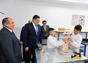 Оқушылар енді алысқа сабылмайды: Шығыс кентінде жаңа мектеп ашылды