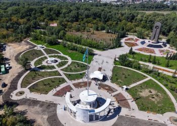 «Абайға құрмет» акциясы аясындағы алғашқы нысан: Семейде Рәміздер алаңы ашылды